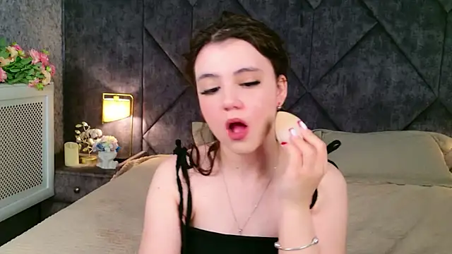 Pauline Heaven online show from 04-30-26, 06:42