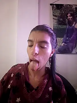 Ariell Kieran online show from 09-30-25, 04:24