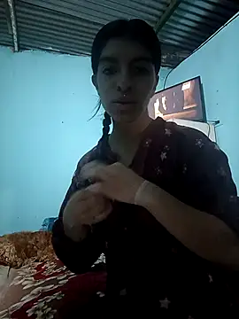 Snapshot of Ariell_Kieran chatting on 02-13-26, 01:27 Ariell Kieran online show from 02-13-26, 01:27