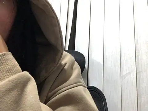 Snapshot of Enyel_valmina chatting on 03-13-25, 01:43 Enyel valmina online show from 03-13-25, 01:43