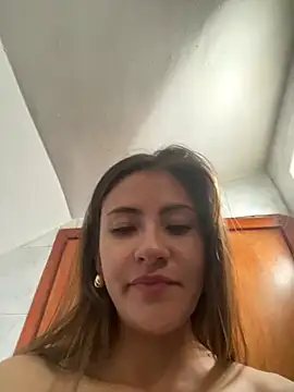 Snapshot of Andrea18_blonde chatting on 02-28-25, 08:07 Andrea18 blonde online show from 02-28-25, 08:07