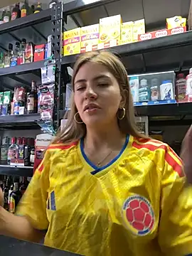 Snapshot of Andrea18_blonde chatting on 07-03-26, 04:35 Andrea18 blonde online show from 07-03-26, 04:35