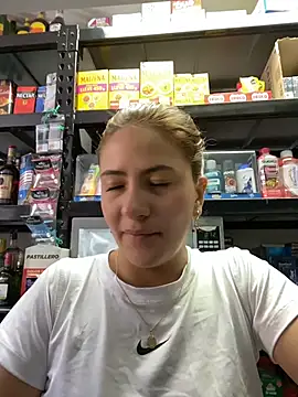 Snapshot of Andrea18_blonde chatting on 06-24-26, 02:15 Andrea18 blonde online show from 06-24-26, 02:15