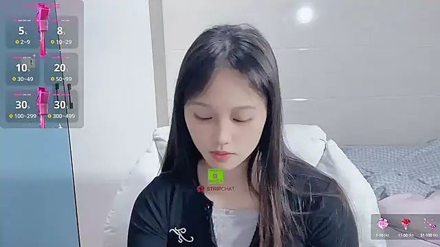 xunian71O online show from 02-24-25, 01:02