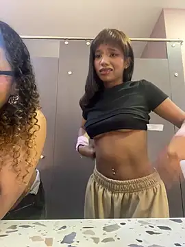 Gigi Strawberry online show from 02-12-26, 06:13