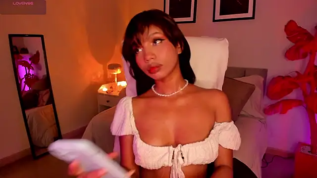 Gigi Strawberry online show from 04-01-26, 06:26