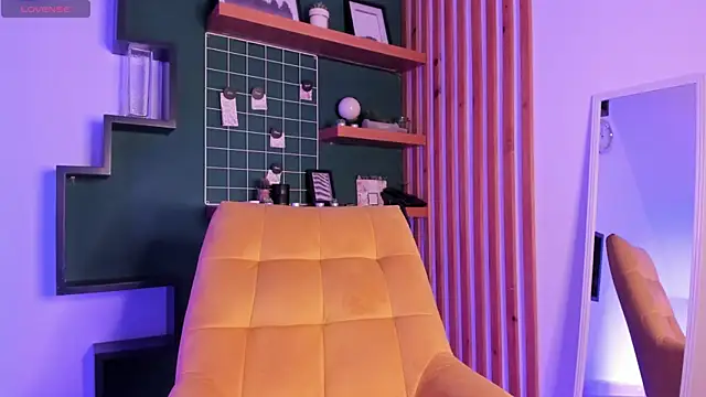 Gigi Strawberry online show from 01-16-26, 11:42