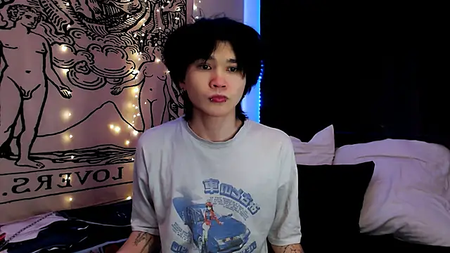 Snapshot of rennnuts chatting on 03-04-25, 01:49 rennnuts online show from 03-04-25, 01:49