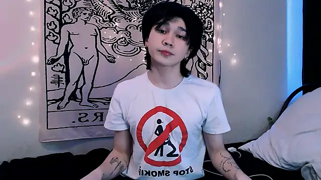 Snapshot of rennnuts chatting on 03-15-25, 05:52 rennnuts online show from 03-15-25, 05:52