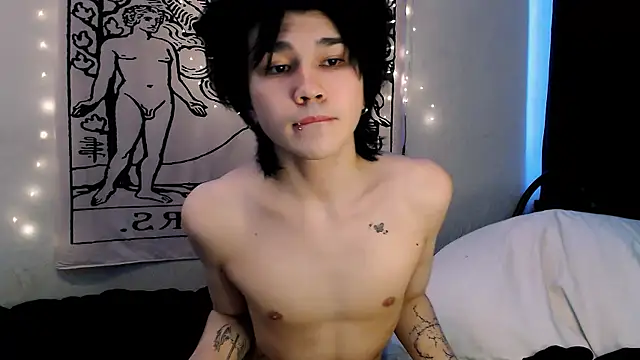 Snapshot of rennnuts chatting on 03-15-25, 08:58 rennnuts online show from 03-15-25, 08:58