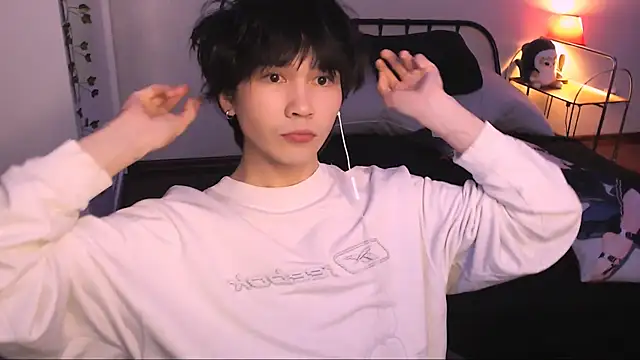 Snapshot of rennnuts chatting on 10-14-25, 05:02 rennnuts online show from 10-14-25, 05:02