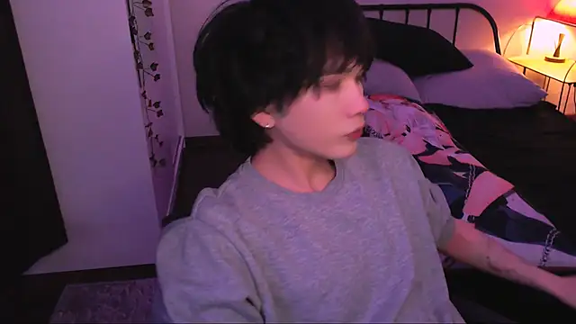 Snapshot of rennnuts chatting on 10-09-25, 01:44 rennnuts online show from 10-09-25, 01:44