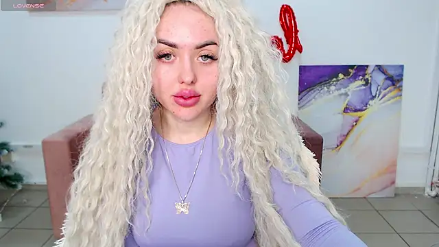 Snapshot of MissisCaty chatting on 02-20-25, 10:48 MissisCaty online show from 02-20-25, 10:48