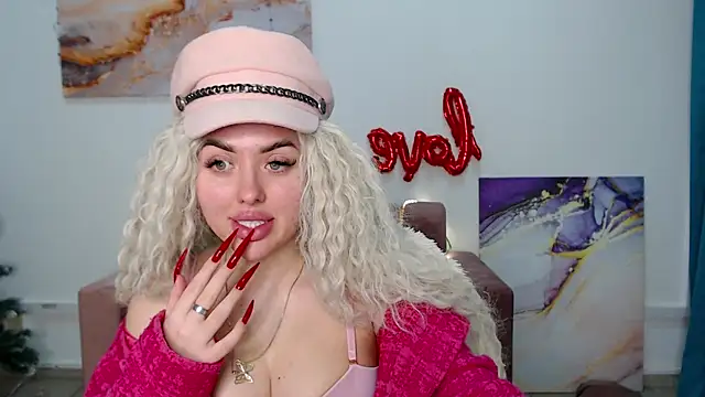 Snapshot of MissisCaty chatting on 02-22-25, 07:36 MissisCaty online show from 02-22-25, 07:36