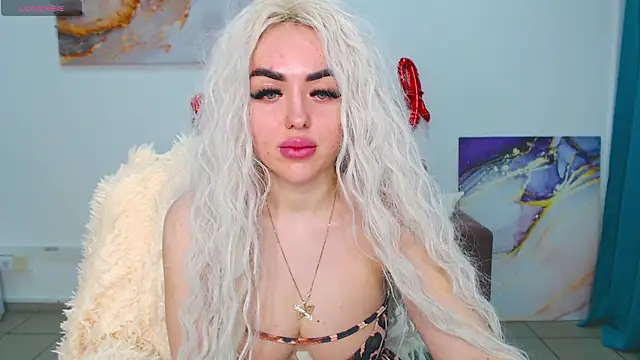 Snapshot of MissisCaty chatting on 03-15-25, 06:36 MissisCaty online show from 03-15-25, 06:36