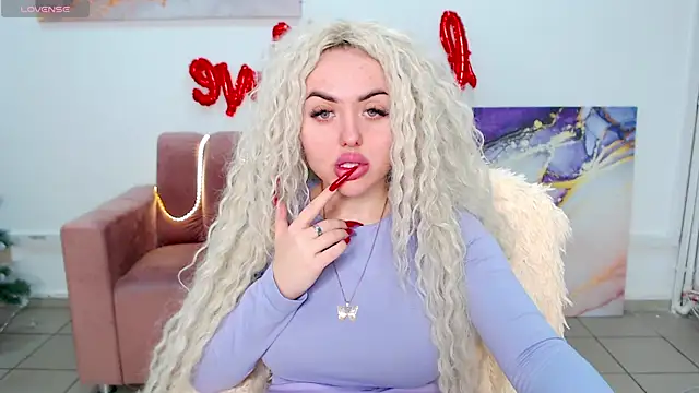 Snapshot of MissisCaty chatting on 02-20-25, 07:41 MissisCaty online show from 02-20-25, 07:41