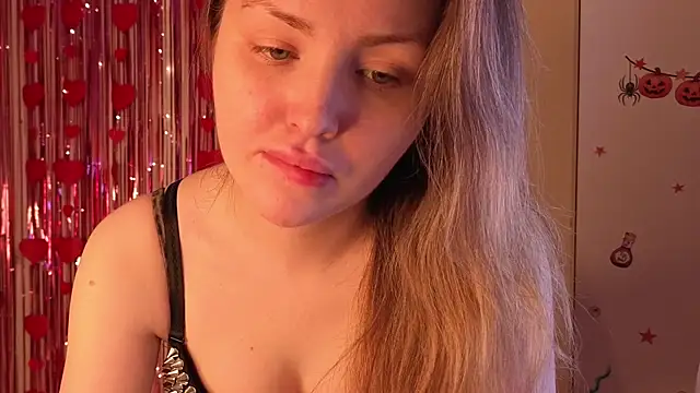 Snapshot of Lora_Rosee chatting on 06-23-26, 02:26 Lora Rosee online show from 06-23-26, 02:26