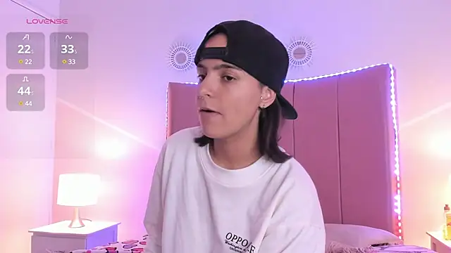  Emma whiitee  online show from 03-09-25, 04:22