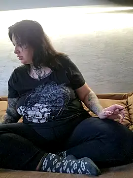 CannabisQueenn online show from 11-17-25, 07:23