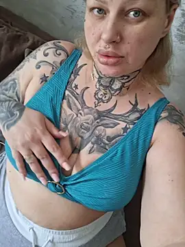 CannabisQueenn online show from 03-10-26, 07:56