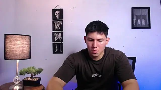 JamesCr  online show from 11-09-25, 01:09