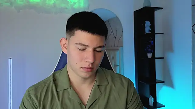 JamesCr  online show from 06-02-26, 12:27