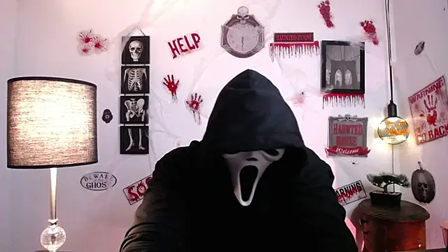 JamesCr  online show from 10-25-25, 01:38