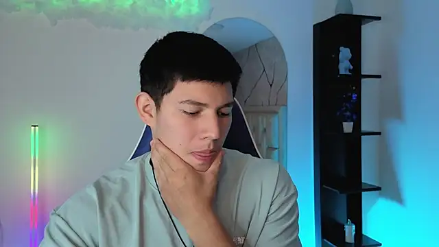 JamesCr  online show from 05-30-26, 12:33