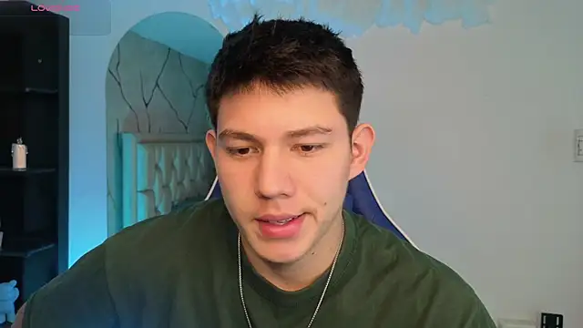 Snapshot of JamesCr_ chatting on 06-26-26, 12:33 JamesCr online show from 06-26-26, 12:33