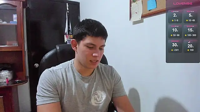 JamesCr  online show from 03-18-25, 07:44