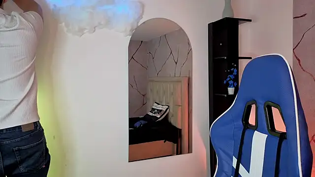 JamesCr  online show from 05-22-26, 01:09