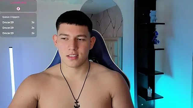 JamesCr  online show from 06-03-26, 02:33
