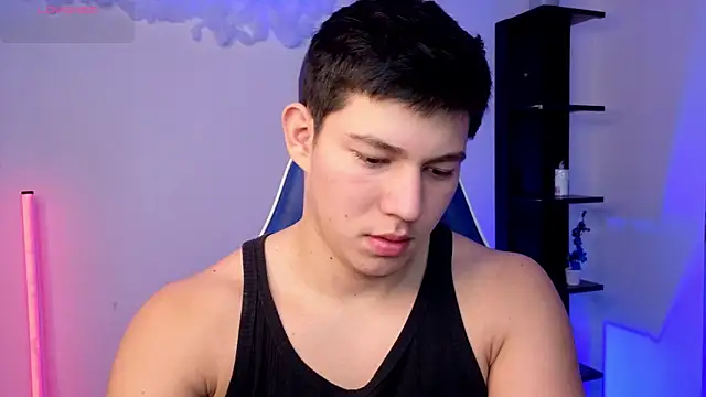 Snapshot of JamesCr_ chatting on 07-02-26, 12:11 JamesCr online show from 07-02-26, 12:11