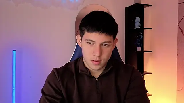 JamesCr  online show from 05-25-26, 12:15
