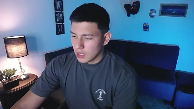 JamesCr  online show from 04-07-26, 02:24