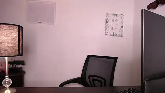 JamesCr  online show from 10-04-25, 03:30