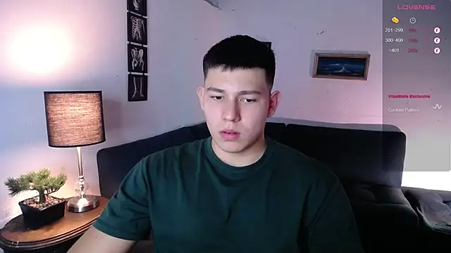 JamesCr  online show from 02-11-26, 12:43