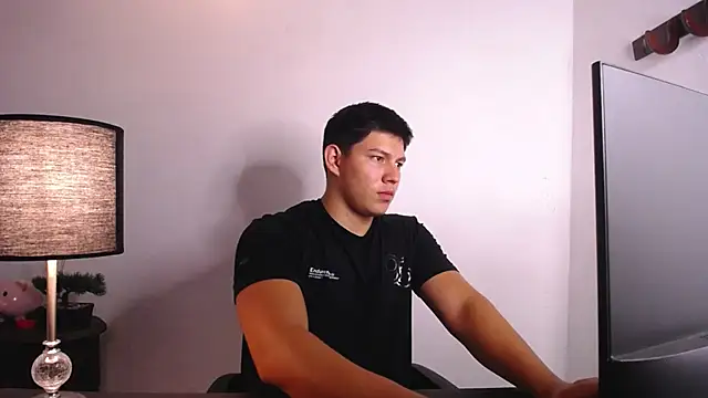 JamesCr  online show from 10-03-25, 03:09