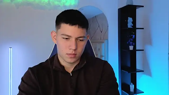 JamesCr  online show from 06-01-26, 12:27