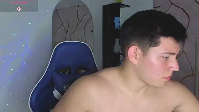 JamesCr  online show from 05-09-26, 03:37