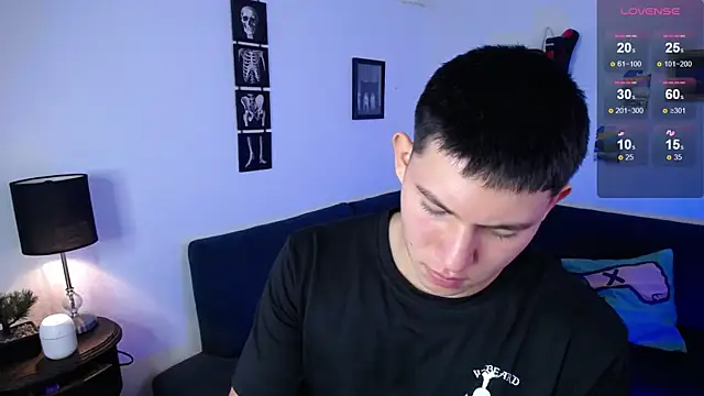 JamesCr  online show from 04-23-26, 02:19