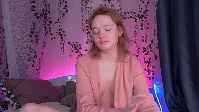 Kellybbface online show from 11-04-25, 04:27