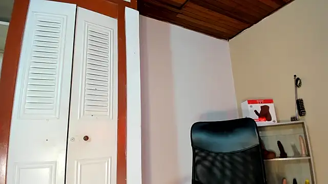 Violetta 0 online show from 10-30-25, 04:26