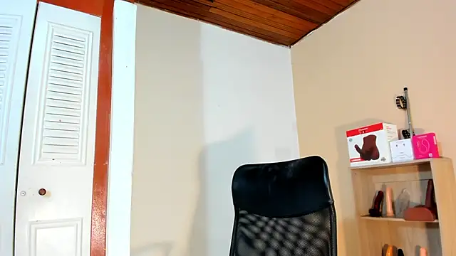 Violetta 0 online show from 02-19-26, 01:52