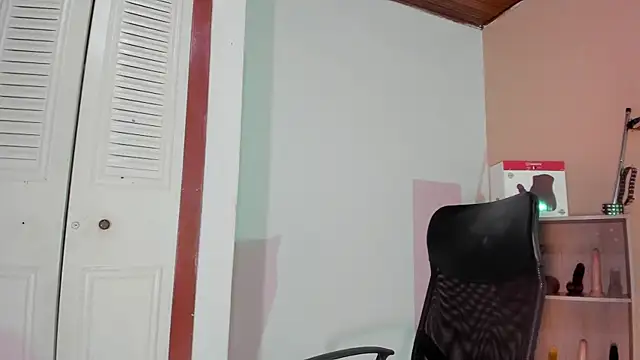 Violetta 0 online show from 11-08-25, 01:36