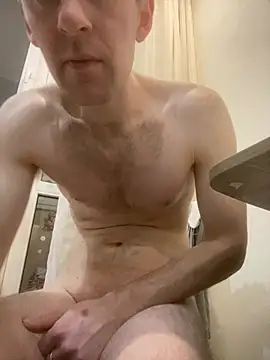 LynnAhNight online show from 02-18-26, 03:26