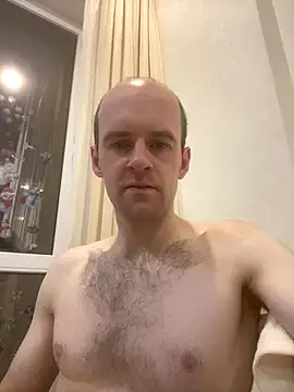 LynnAhNight online show from 11-17-25, 03:21