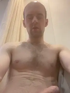 LynnAhNight online show from 11-15-25, 05:22