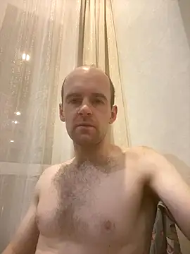 LynnAhNight online show from 11-18-25, 02:49