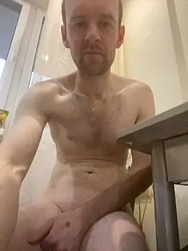 LynnAhNight online show from 02-15-26, 04:57